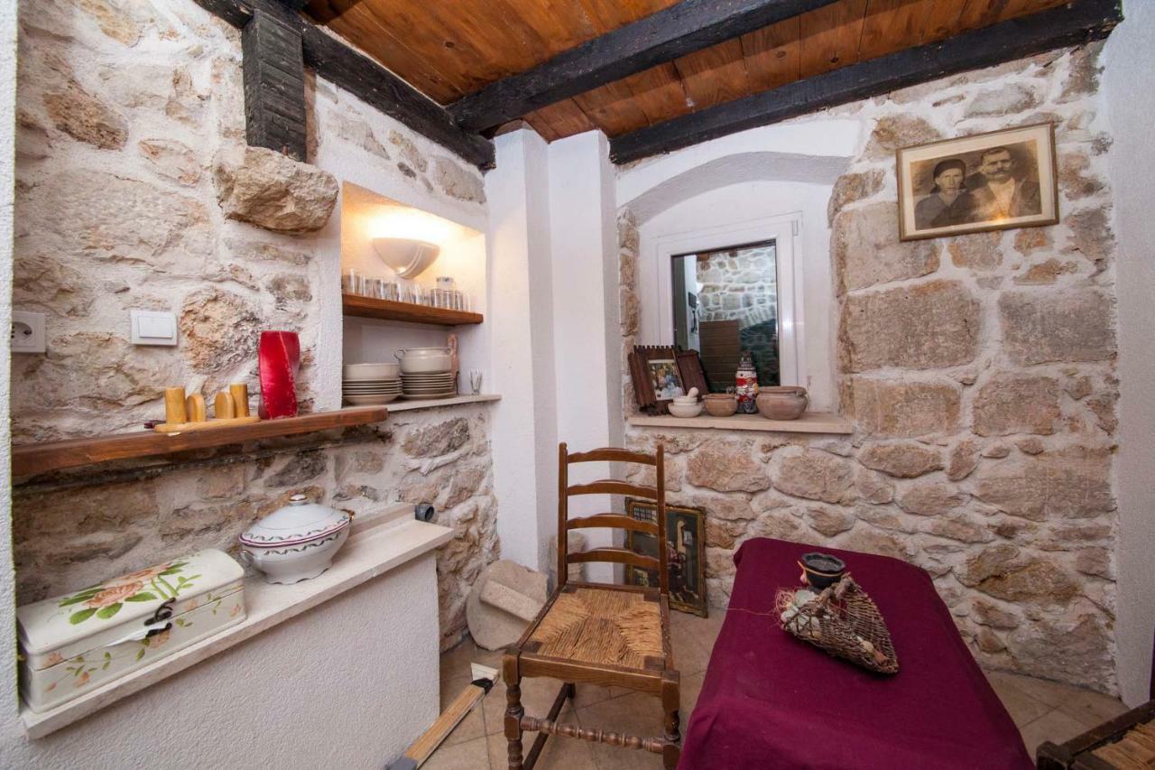 Old Stone House Mario Villa Podgora Exterior photo